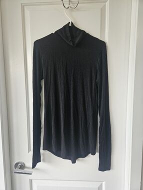 Lululemon Black Long Sleeve Turtleneck Top